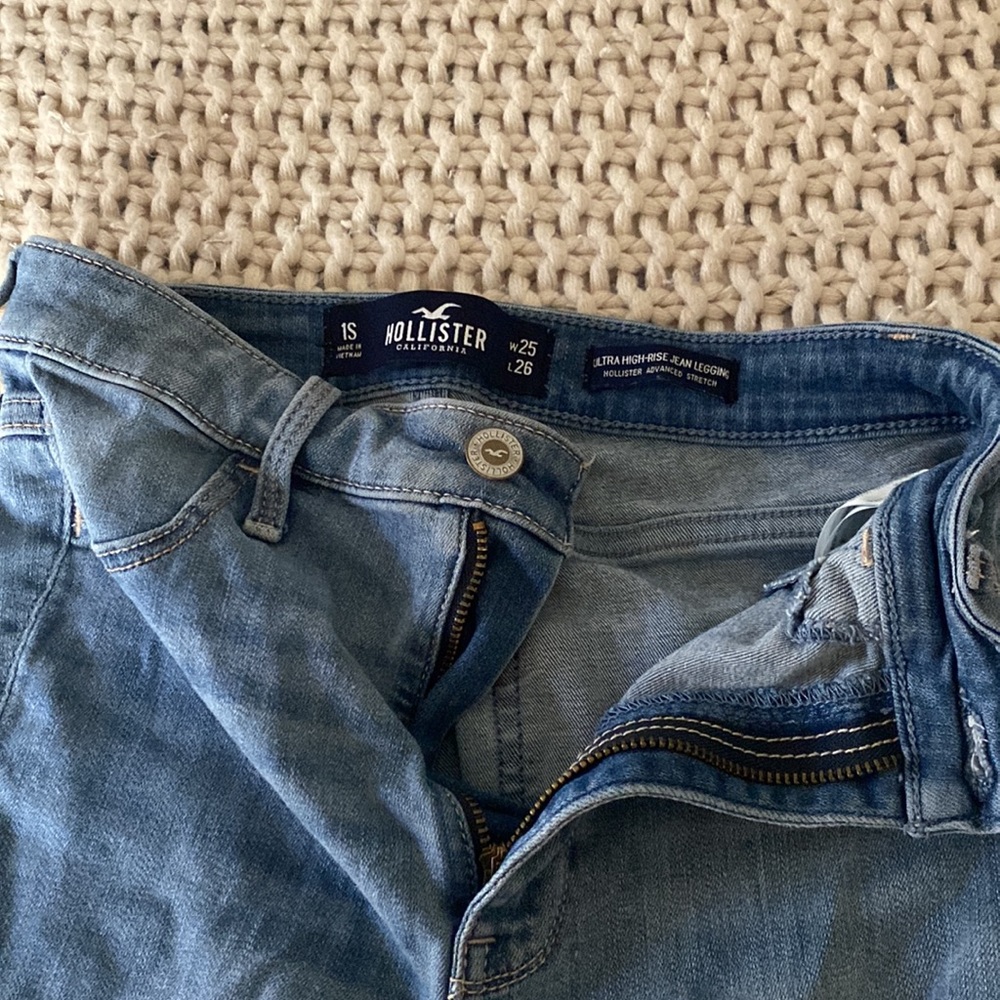 HOLLISTER JEANS - Picture 2 of 3